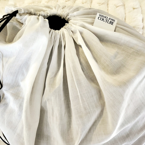 NICE AND NEW VERSACE BAG 🎒 - Picture 5 of 6